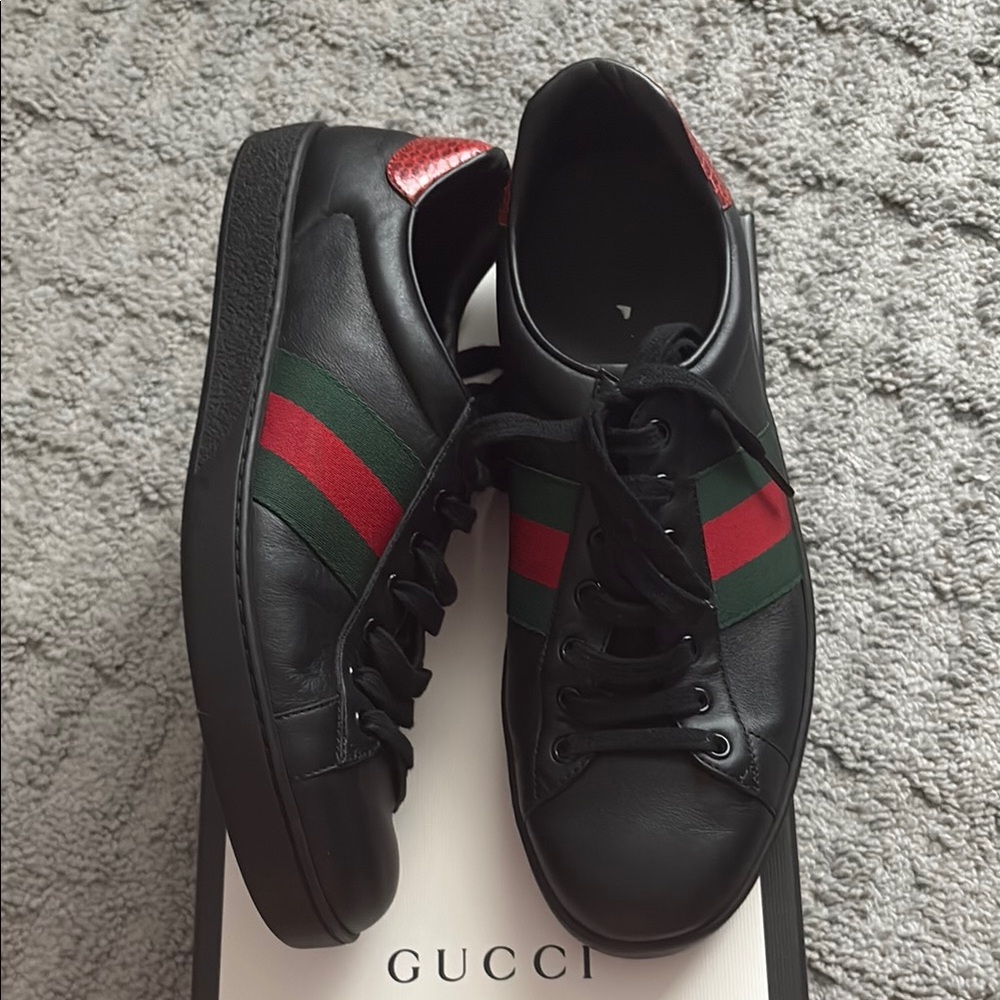 Gucci Men's Black Leather Sneakers with Red and Green Stripes